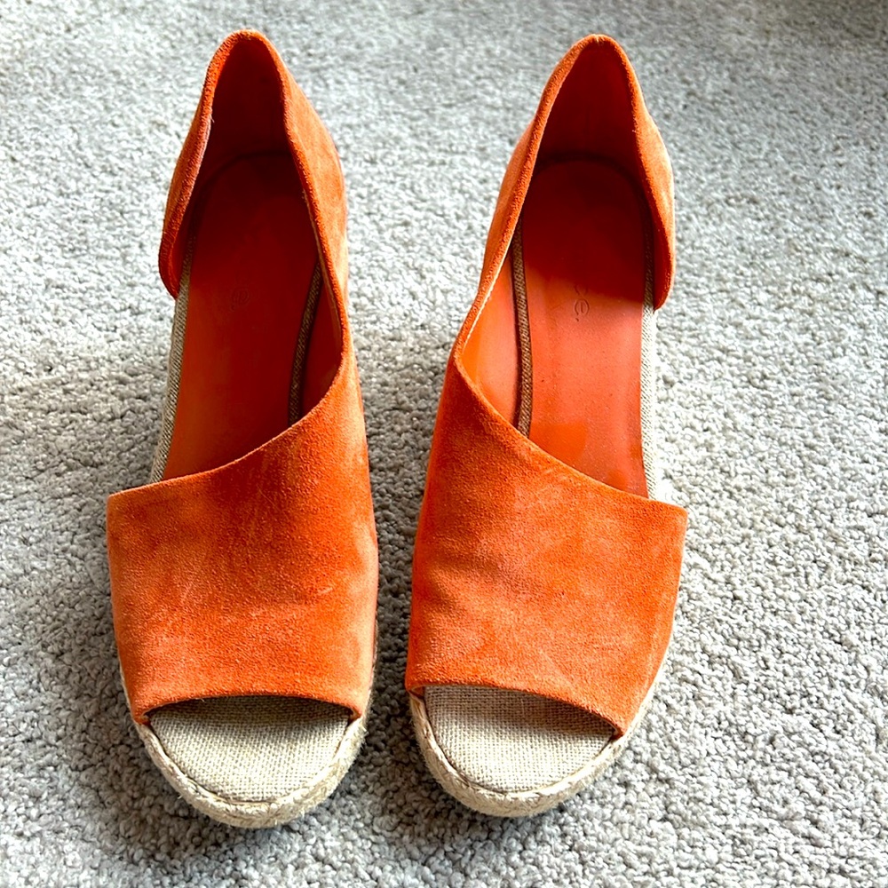 Vince coral colored soft suede Espadrille wedge. Size 7.5. Perfect condition.